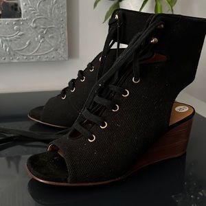 Brand new Chloe sandals made in Italy size 10